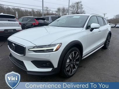 New 2026 Volvo V60 B5 Cross Country Ultra w/ Protection Package Premier
