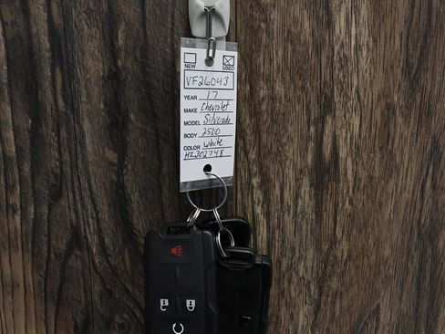 Used 2017 Chevrolet Silverado 2500 LT w/ LT Convenience Package image 38