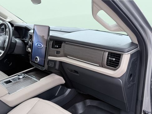 Used 2023 Ford Expedition Limited RWD image 51