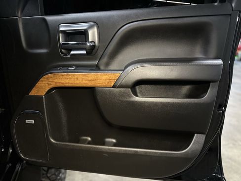 Used 2019 Chevrolet Silverado 2500 High Country w/ Duramax Plus Package image 6