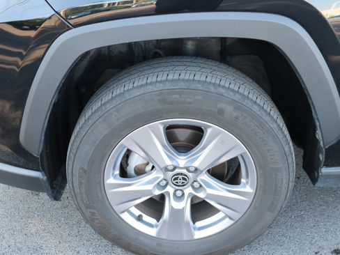 Used 2025 Toyota RAV4 XLE FWD image 7