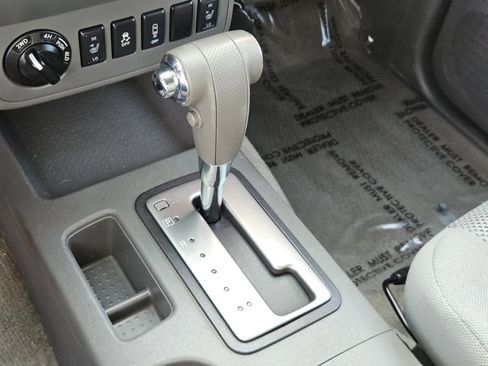 Used 2014 Nissan Frontier SV w/ SV Value Truck Package image 17