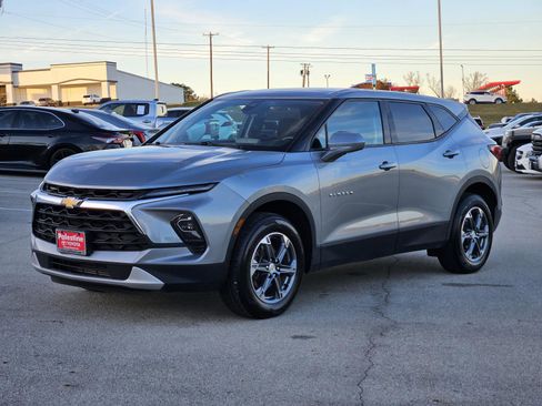 Used 2024 Chevrolet Blazer LT image 3