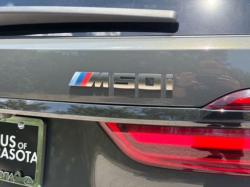 Used 2022 BMW X7 M50i w/ Dynamic Handling Package AWD/4WD image 50