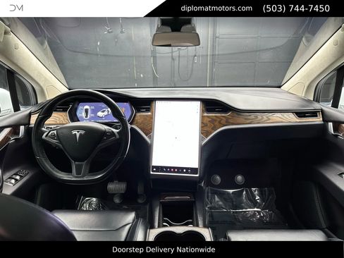 Used 2018 Tesla Model X 75D image 26