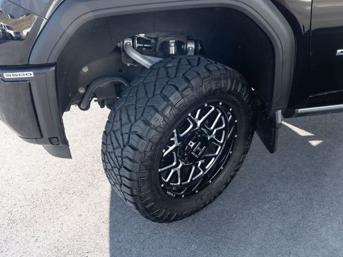 Used 2024 GMC Sierra 3500 Denali w/ Technology Package image 9