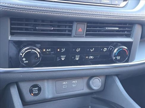 Used 2024 Nissan Rogue S image 16