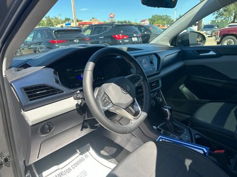 Certified 2023 Volkswagen Taos SE AWD/4WD image 12