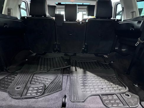 Used 2016 Land Rover LR4 HSE Silver Edition image 24