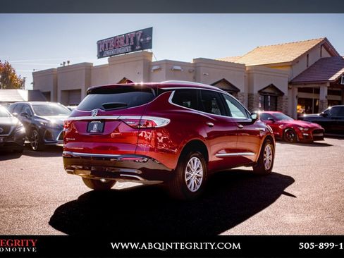 Used 2023 Buick Enclave Essence image 7