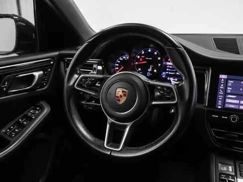 Certified 2020 Porsche Macan AWD/4WD image 28