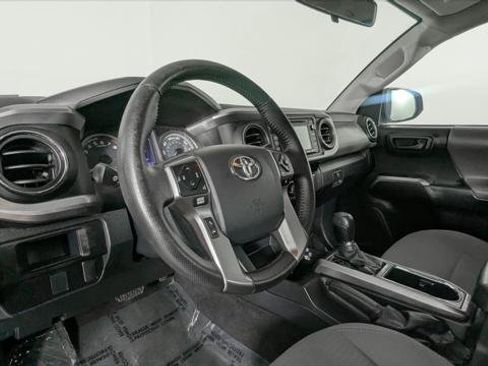 Used 2017 Toyota Tacoma SR5 RWD image 24