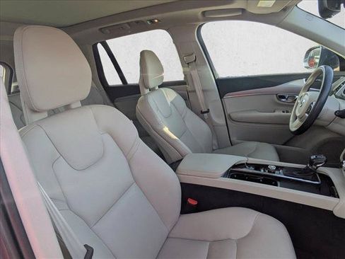 Used 2021 Volvo XC90 T5 Momentum w/ Climate Package FWD image 7