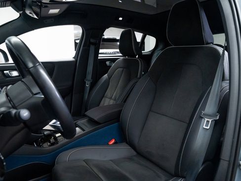 Used 2023 Volvo C40 P8 Recharge Ultimate image 16