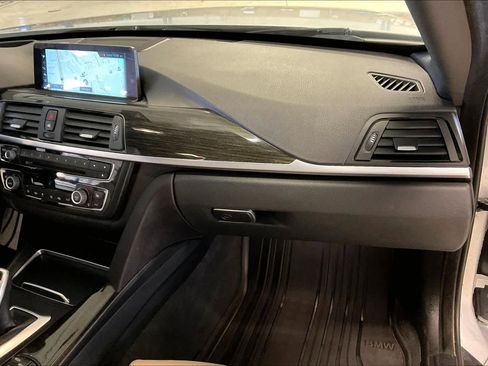 Used 2017 BMW 430i Convertible image 18