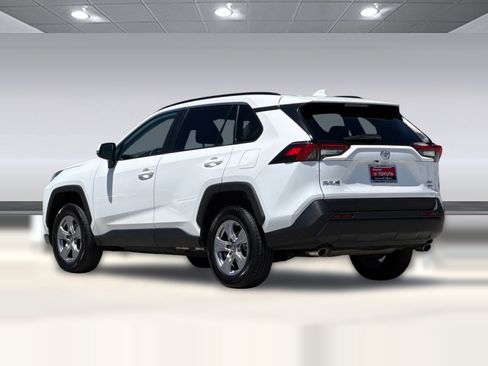Used 2025 Toyota RAV4 XLE AWD/4WD image 3
