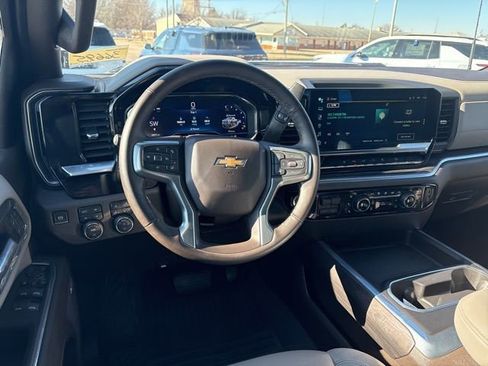 Used 2025 Chevrolet Silverado 2500 LTZ w/ Z71 Chrome Sport Edition image 21