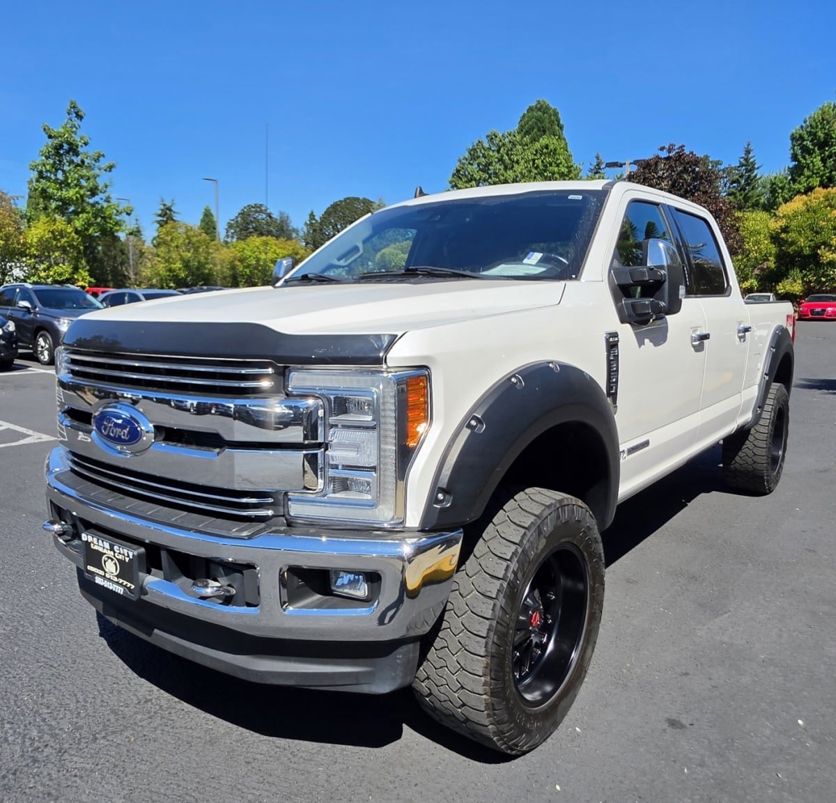Used 2019 Ford F350 Lariat w/ Lariat Ultimate Package AWD/4WD image 3