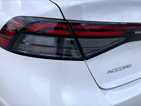 Used 2025 Honda Accord SE image 28