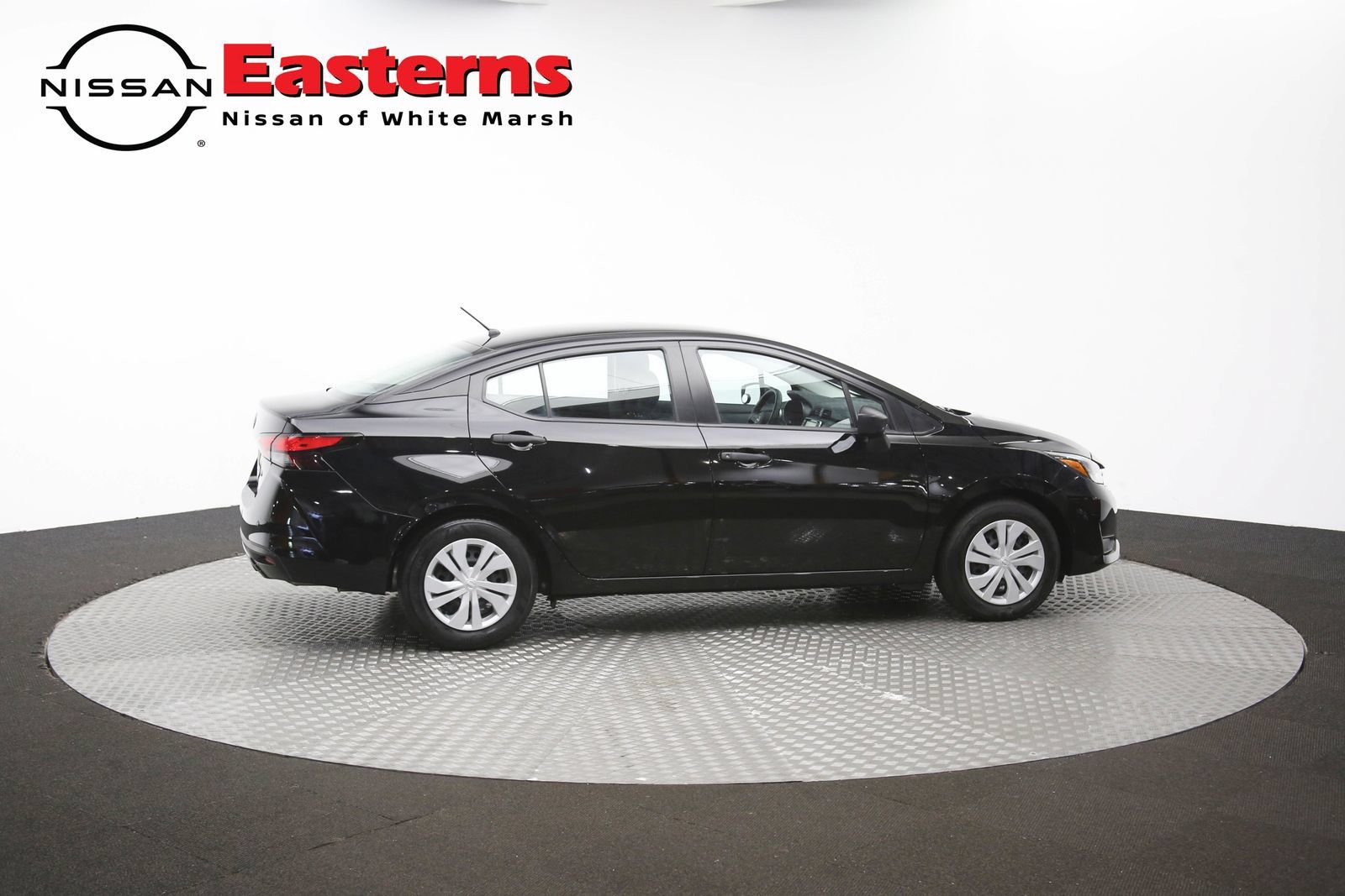 Used 2025 Nissan Versa S FWD image 42
