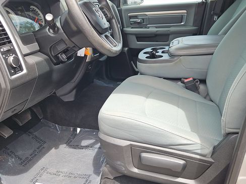 Used 2017 RAM 1500 Classic SLT RWD image 19