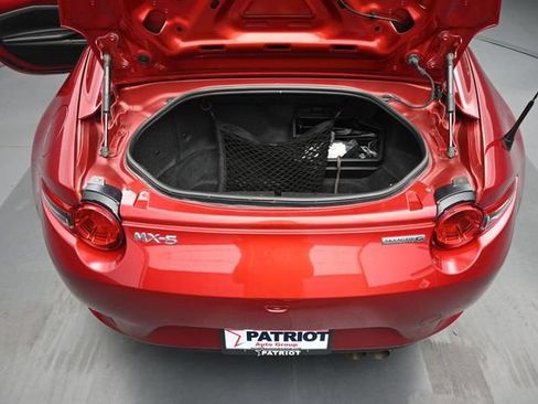 Used 2021 MAZDA MX-5 Miata RF Club RWD image 18
