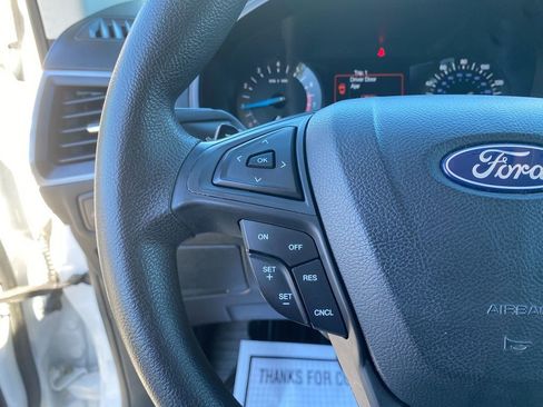 Used 2018 Ford Edge SE image 16