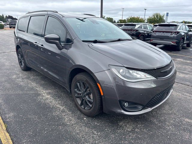 Used 2020 Chrysler Pacifica Touring-L w/ Advanced Safetytec Group AWD/4WD image 1