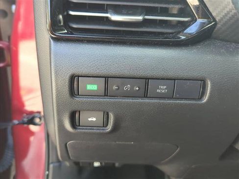 Used 2022 Nissan Sentra SR FWD image 11