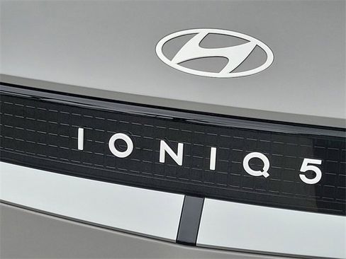 New 2025 Hyundai Ioniq 5 SEL image 21