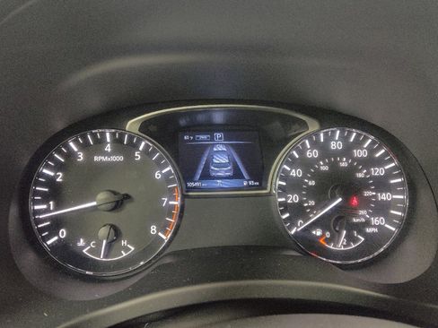 Used 2019 Nissan Pathfinder S AWD/4WD image 23