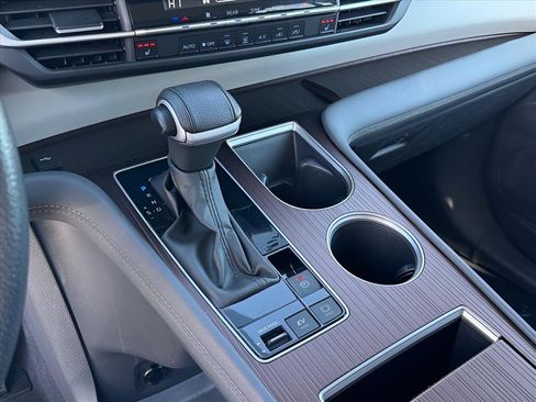 Used 2024 Toyota Sienna XLE image 20