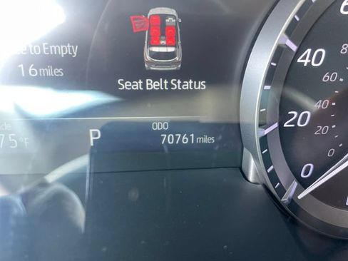 Used 2022 Toyota Highlander XLE AWD/4WD image 18