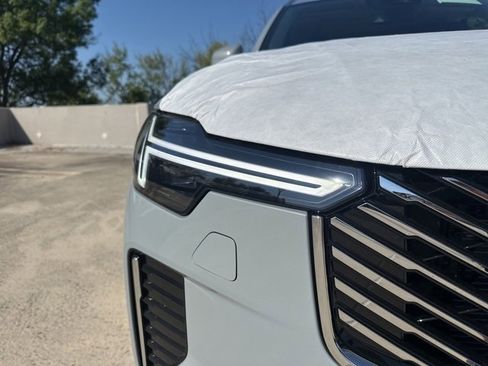 New 2026 Volvo XC90 B6 Plus w/ Protection Package Premier image 10