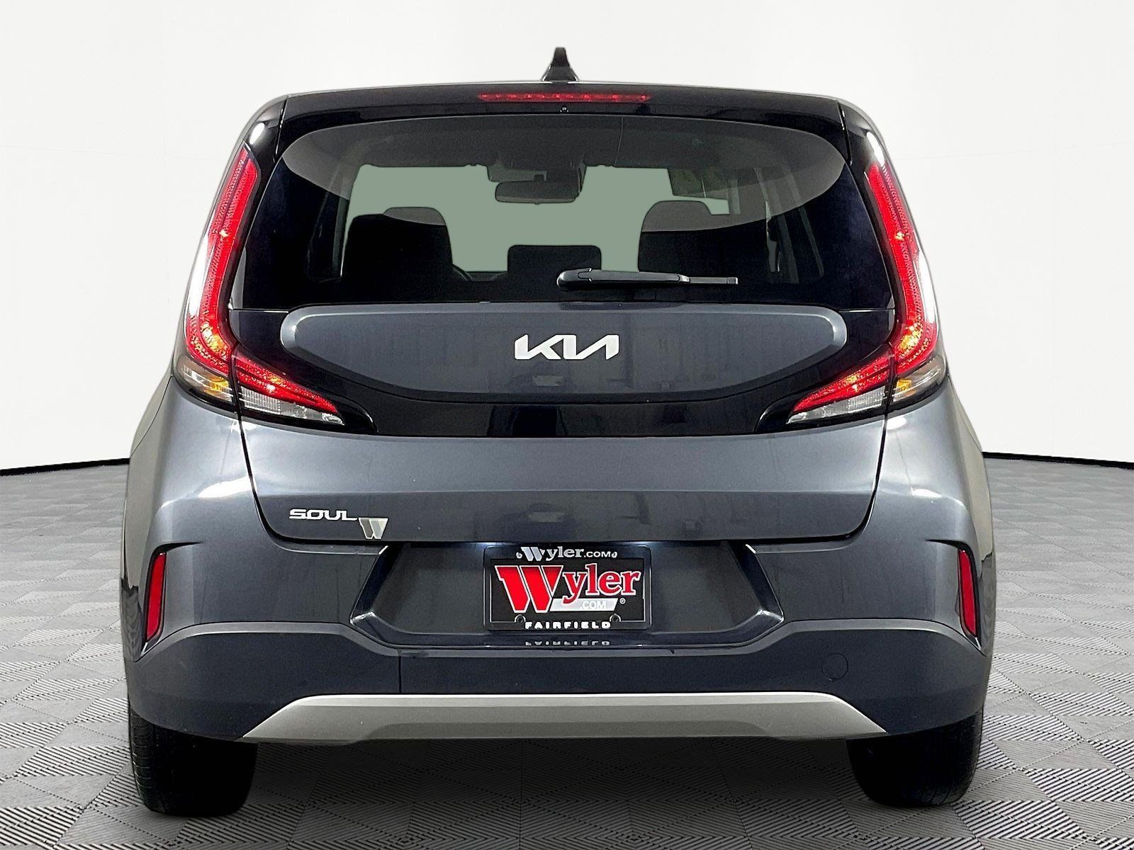 Used 2024 Kia Soul LX FWD image 5