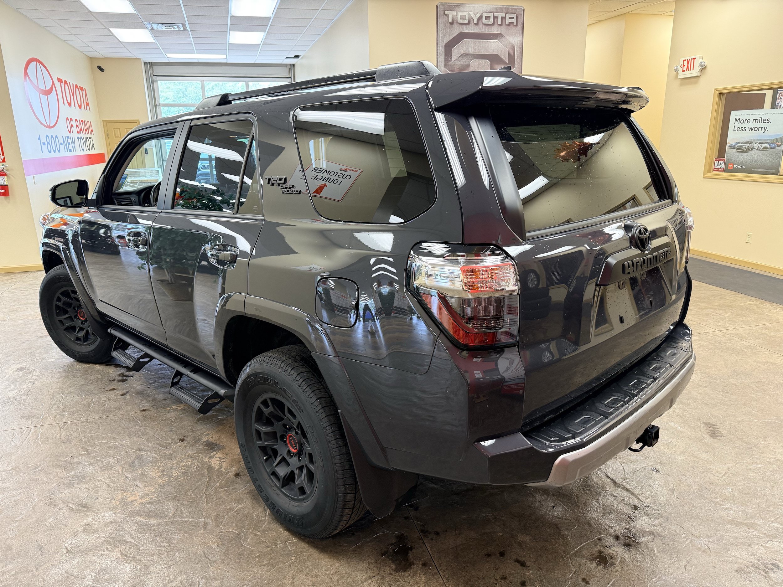 Used 2024 Toyota 4Runner TRD Off-Road Premium w/ TRD Black Wheel Package (TMS) AWD/4WD image 9