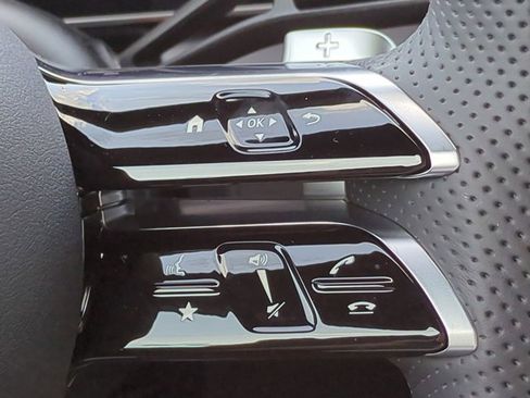 Used 2026 Mercedes-Benz GLC 300 image 26