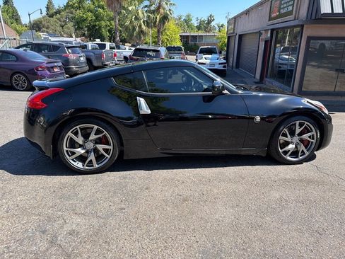 Used 2013 Nissan 370Z Touring w/ Sport Pkg RWD image 7