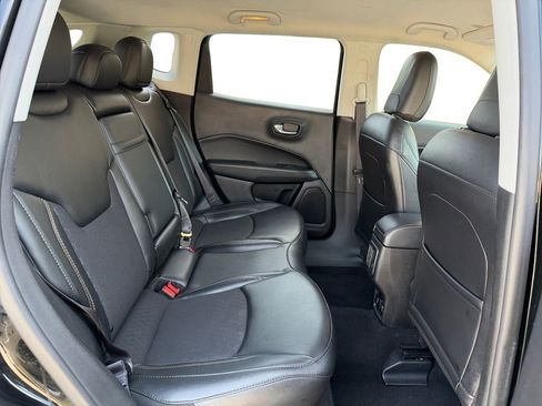 Used 2019 Jeep Compass Latitude AWD/4WD image 20
