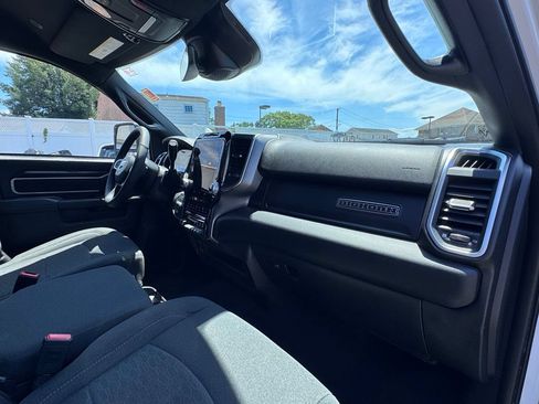 Used 2025 RAM 2500 Big Horn AWD/4WD image 18