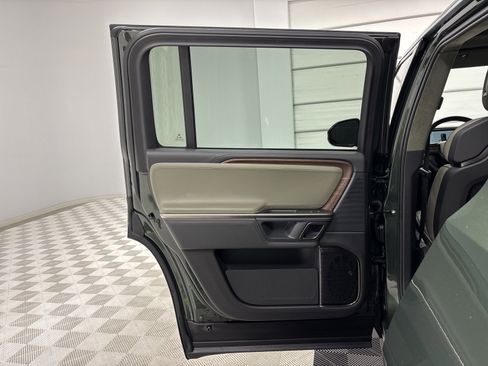 Used 2024 Rivian R1S Adventure AWD/4WD image 17