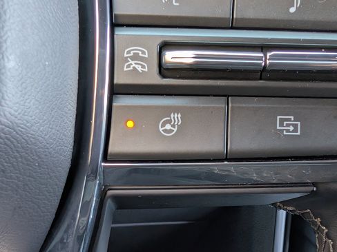 Used 2025 GMC Acadia Elevation image 34