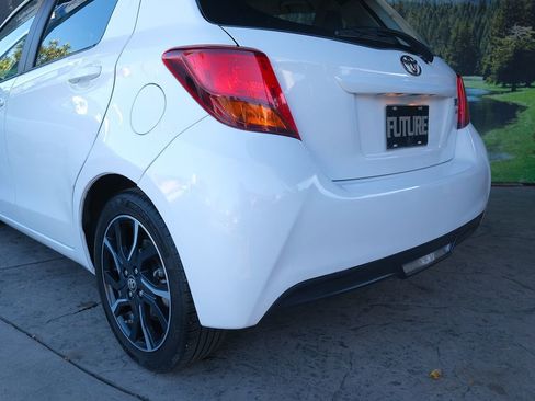 Used 2016 Toyota Yaris SE image 36