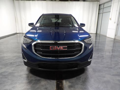 Used 2020 GMC Terrain SLE FWD image 2