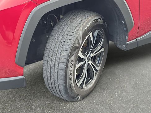 Used 2021 Toyota RAV4 LE image 30