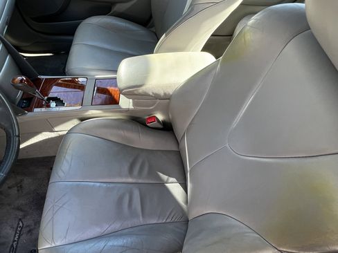 Used 2011 Toyota Camry XLE image 16