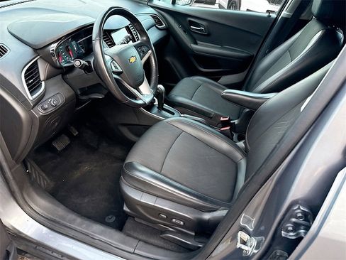 Used 2019 Chevrolet Trax LT w/ LT Convenience Package image 25