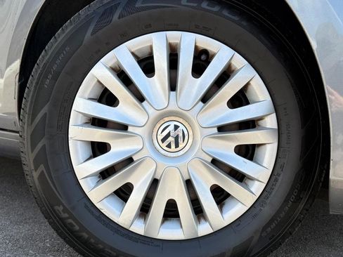 Used 2012 Volkswagen Golf 2-Door image 18