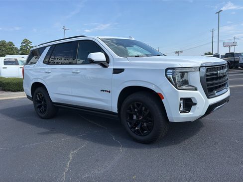 Used 2022 GMC Yukon AT4 w/ Technology Package AWD/4WD image 3