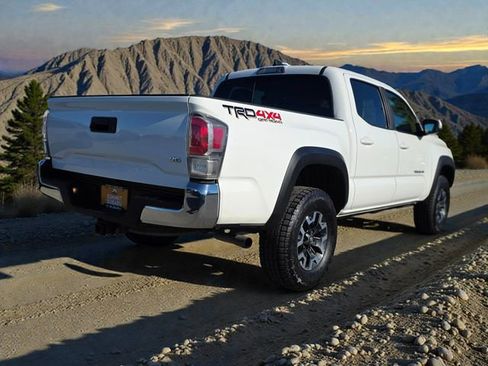 Used 2023 Toyota Tacoma TRD Off-Road image 7